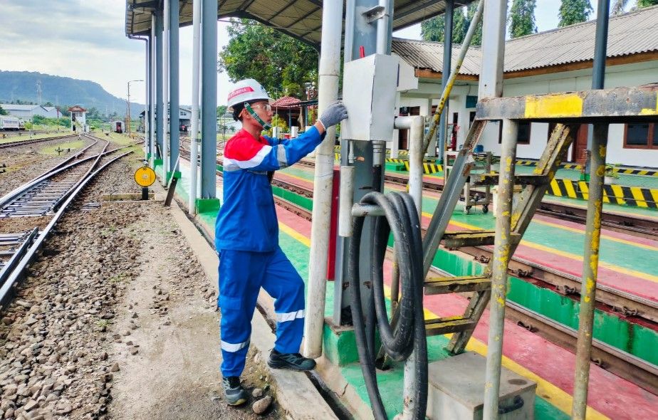 PT KAI Terapkan Strategi Baru Pengisian BBM Lokomotif, Dukungan untuk  Transportasi Ramah Lingkungan