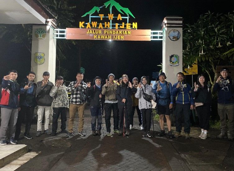 Kisah Perjalanan Keponakan Raja Thailand: Terpukau Api Biru Ijen dan Temukan Kedamaian di Banyuwangi