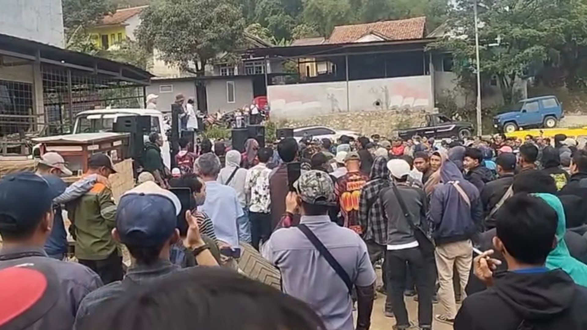 Buruh Tambang Di Bandung Barat Demo! DPRD KBB Desak Pemprov Buka Tambang Berizin