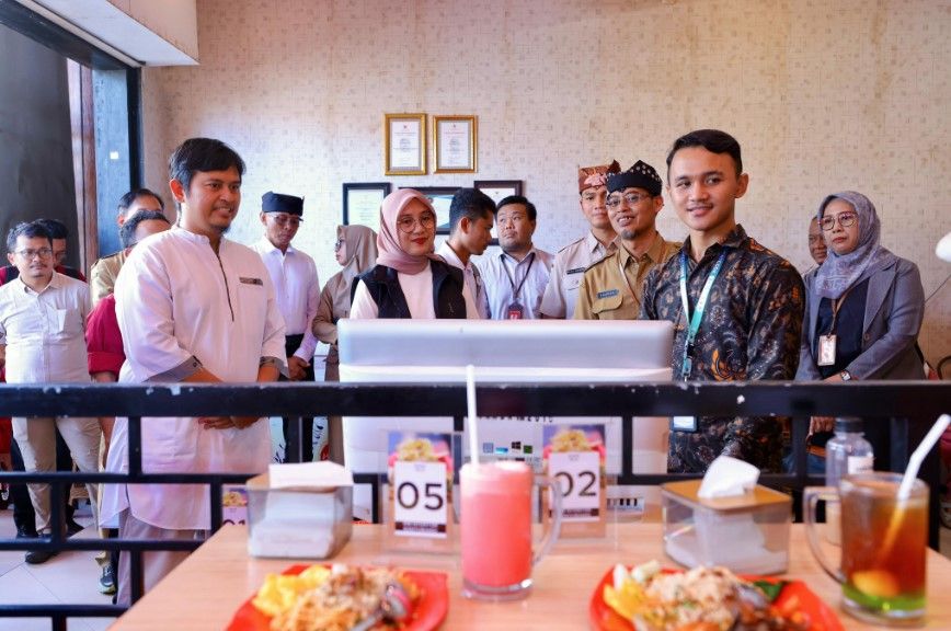 Buat Warga Banyuwangi, Belanja di Warung Berhadiah Umroh dan iPhone, Yuk Upload Strukmu!