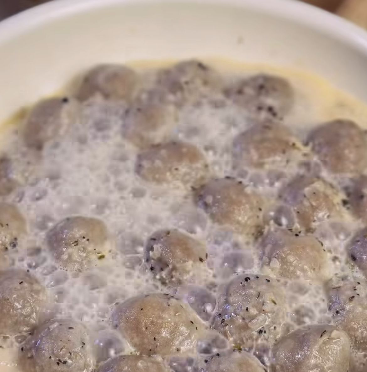 Resep Creamy Meatballs: Hidangan Mewah dari Bakso Sapi ala Restoran