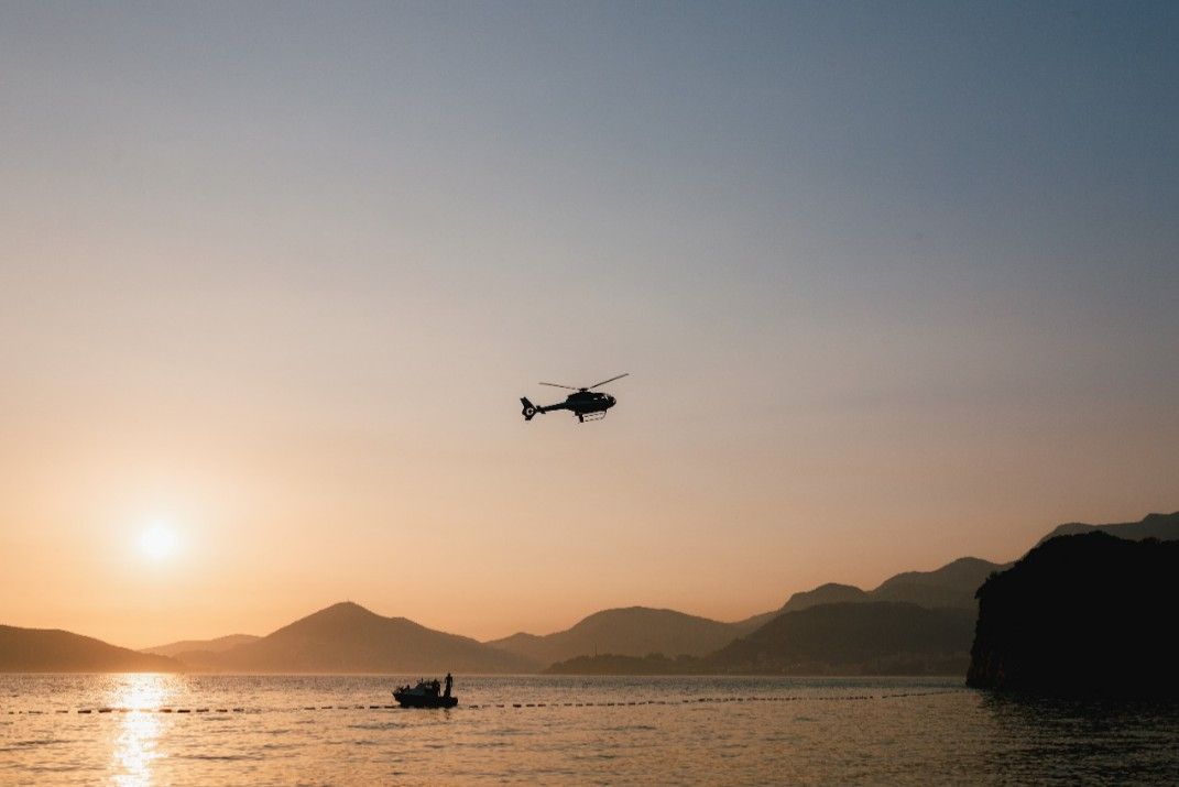 Basarnas Kerahkan 13 Personel Khusus hingga Helikopter Dauphin Bantu Evakuasi Korban Kapal Tenggelam di Selat Bali