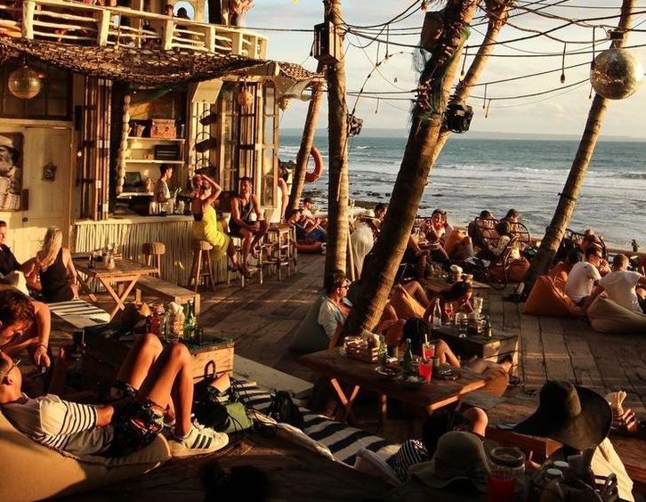 Nongkrong Hits di Bali? Coba 3 Beach Club Ini, Gak Perlu Bayar Tiket Masuk