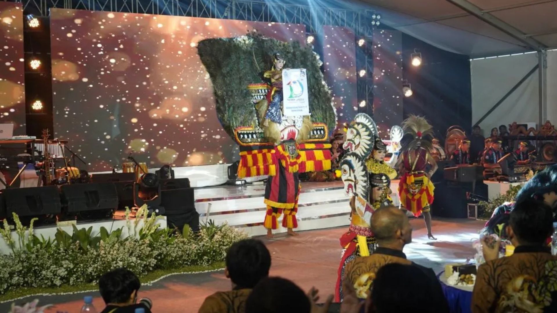 Melestarikan Budaya Lokal Melalui Acara CSR yang Diselenggarakan PT Semen Gresik