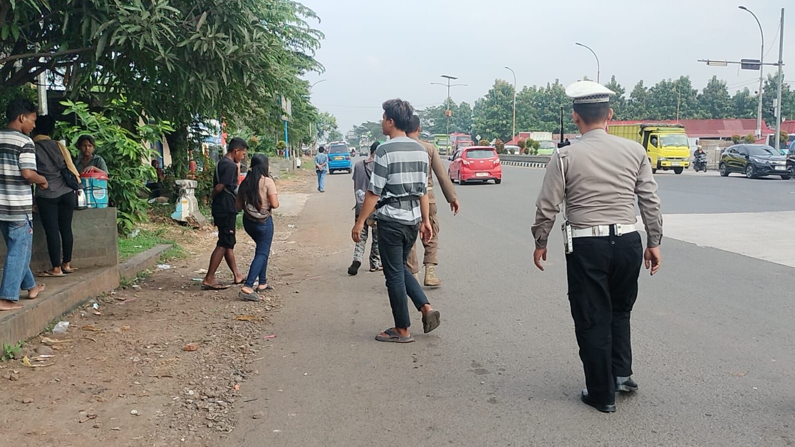 Meresahkan Pengguna Jalan! Satpol PP dan Kepolisian Amankan Gepeng di Cikopo