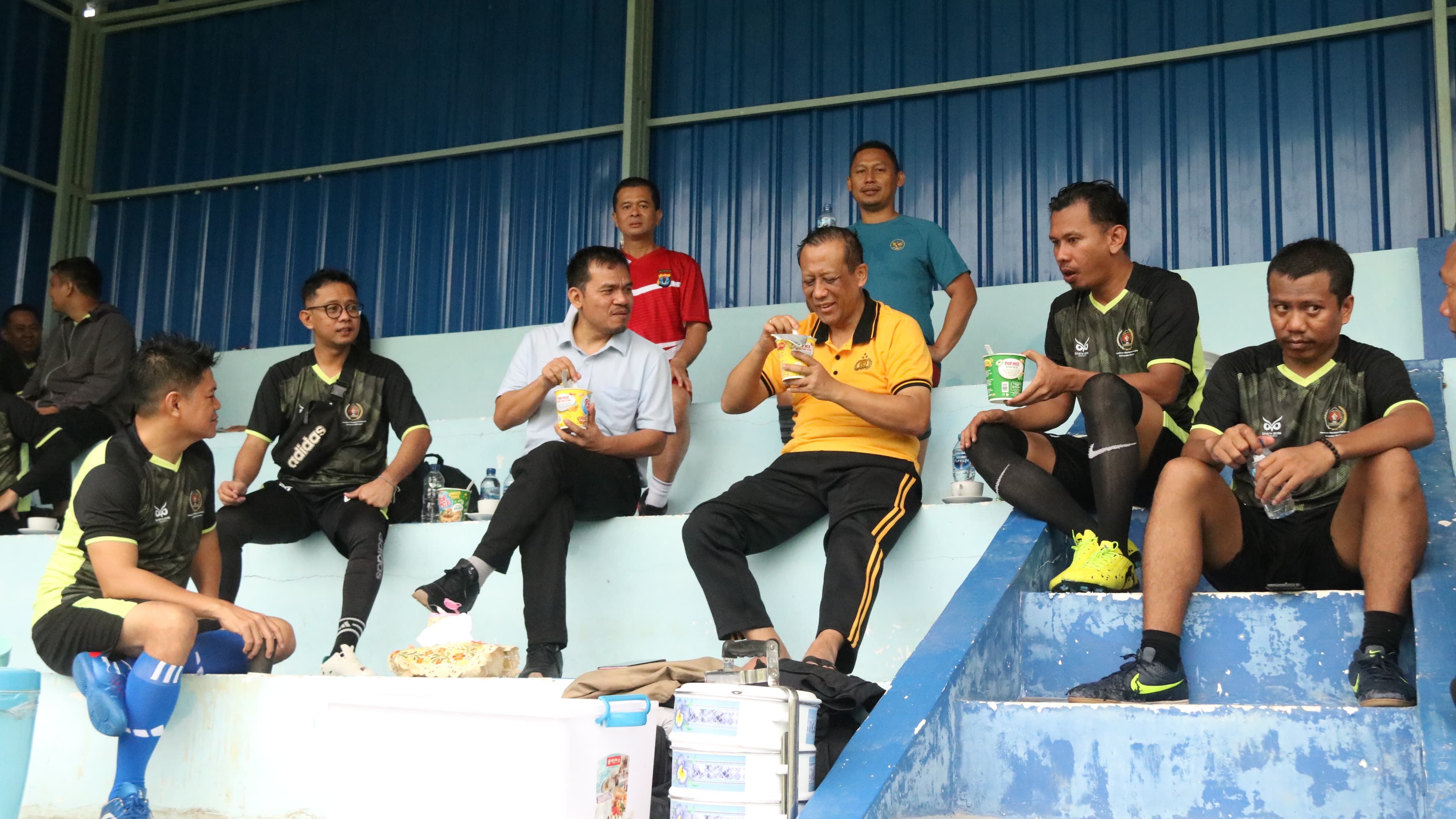 Jalin Silaturahmi, Kapolda Kaltara Gelar Eksibisi Minisoccer dengan Wartawan dan Komnas HAM