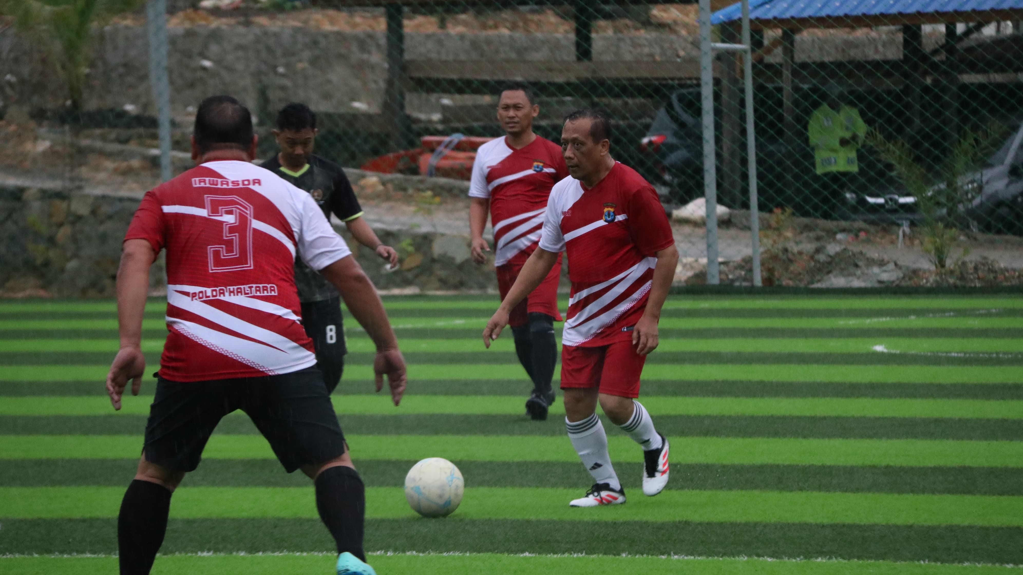 Jalin Silaturahmi, Kapolda Kaltara Gelar Eksibisi Minisoccer dengan Wartawan dan Komnas HAM