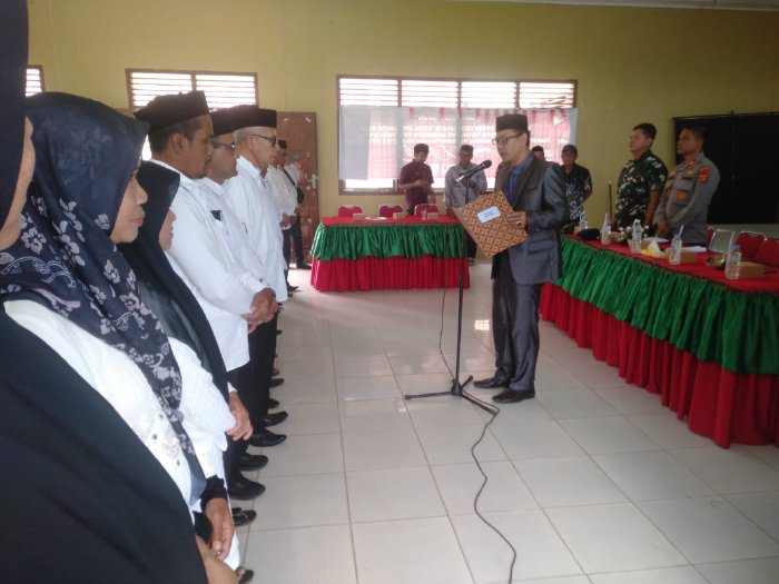 Plt Camat Kuta Baro Lantik 12 Tuha Peut Mukim untuk Perkuat Pemerintahan Adat