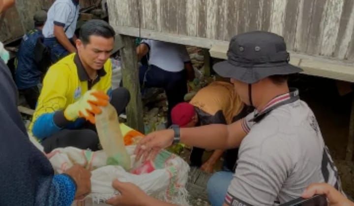 Petugas dan Warga Binaan Lapas Nunukan Ikut Aksi Peduli Penanganan Sampah Plastik di Pesisir Momolo