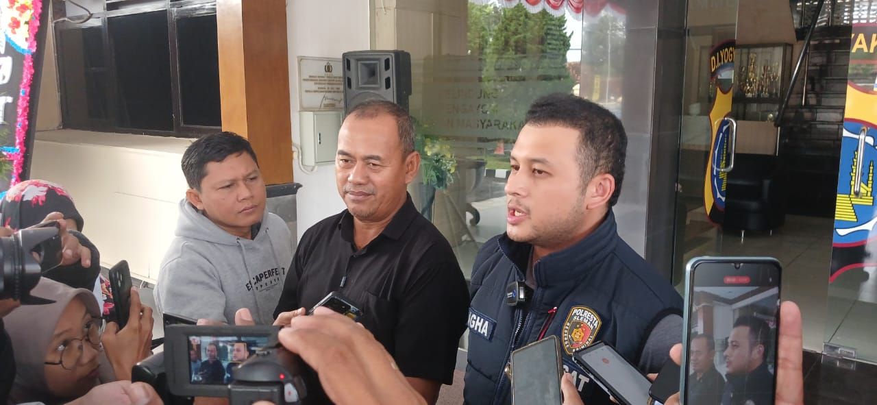 Gara-Gara Telat 5 Menit, Seorang Driver Pengantar Makanan dianiaya Customer Asal Godean Sleman, Rumah Pelaku digeruduk Ojol, Mobil Polisi dirusak