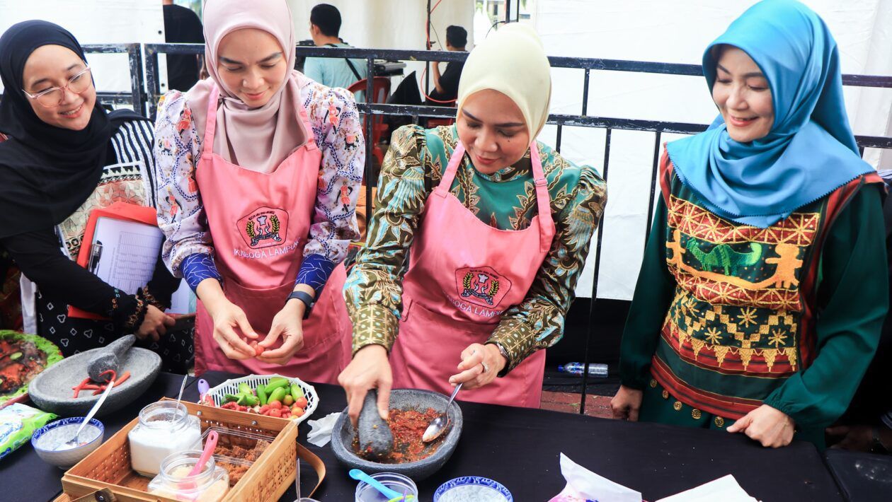 Pemprov Lampung Kenalkan Sambal Seruit Lewat Lomba di Festival Krakatau 2025