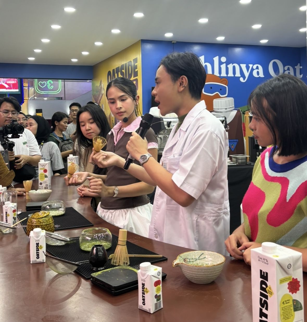 Baru Pertama ke PRJ, Maudy Ayunda Syok Lihat Lautan Manusia & Bikin Matcha Bareng