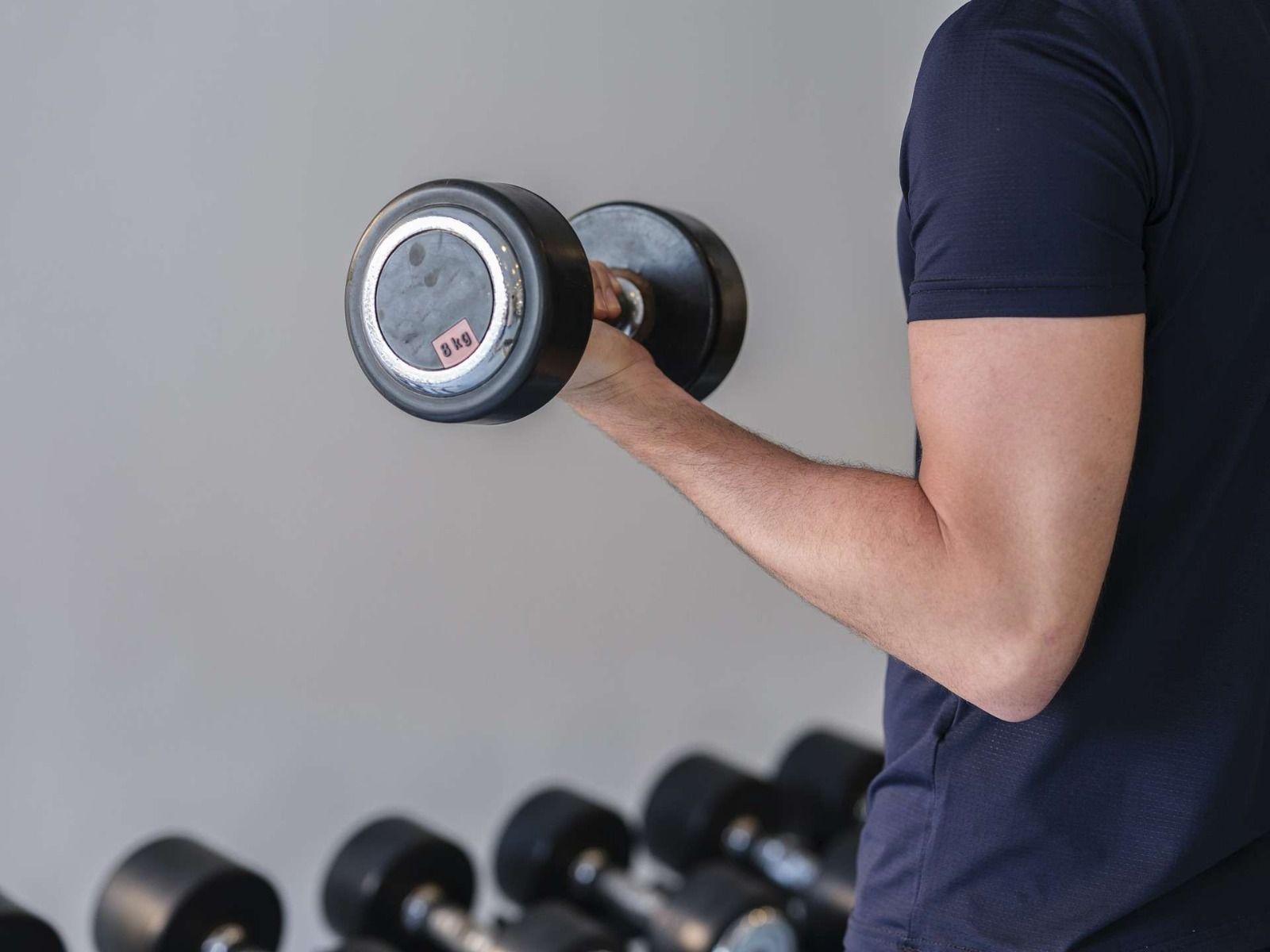 Kardio vs Angkat Beban: Mana yang Lebih Efektif untuk Menurunkan Berat Badan?