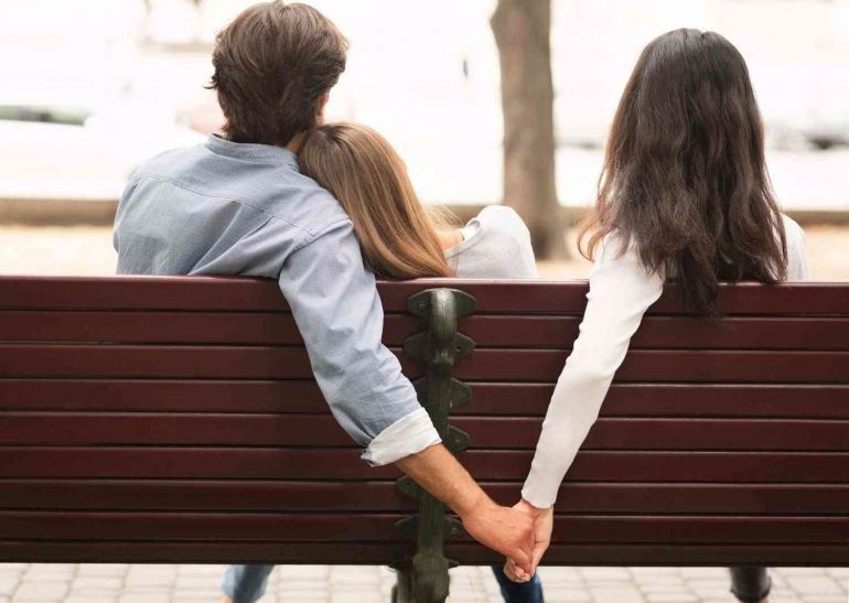 5 Arti Mimpi Diselingkuhi Teman Sendiri Menurut Primbon Jawa, Pertanda Buruk?