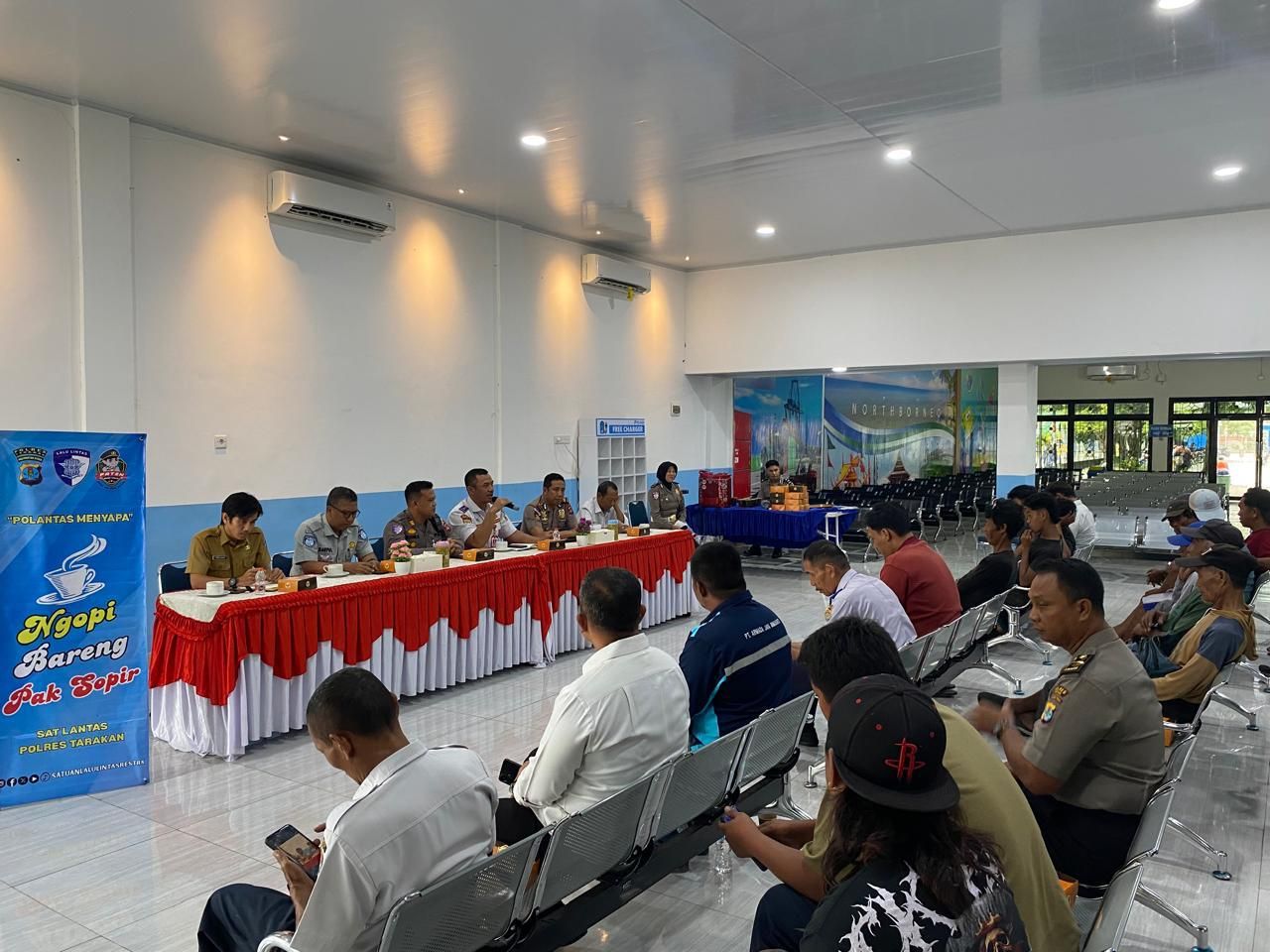 Ajak Cegah Pelanggaran Lalulintas, Satlantas Polres Tarakan Ngopi Bareng Pak Sopir