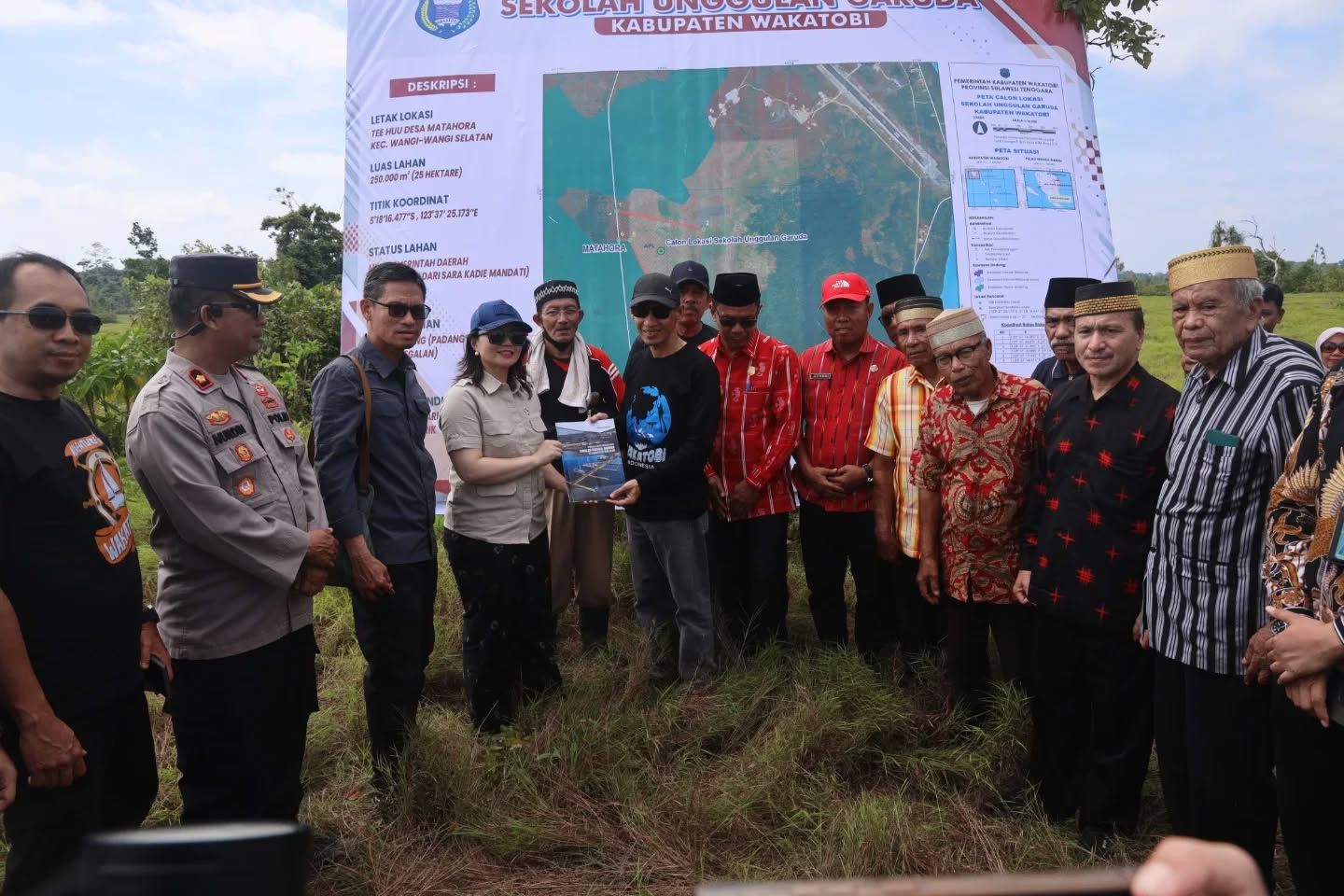 Kunjungi Wakatobi, Wamen Prof. Stella Christie Tinjau Lokasi Calon Sekolah Unggul Garuda