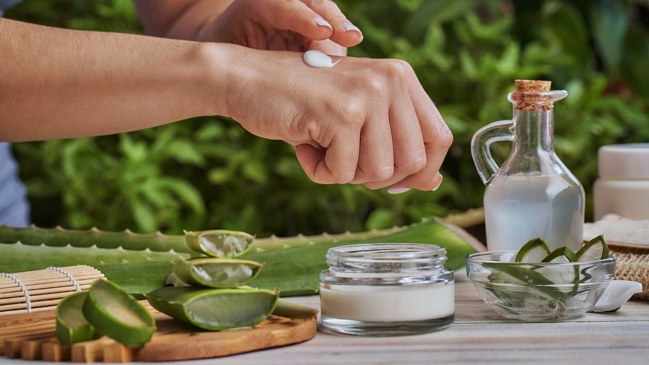 5 Campuran Minyak Kelapa Buat Numbuhin Rambut Rontok dengan Cepat!