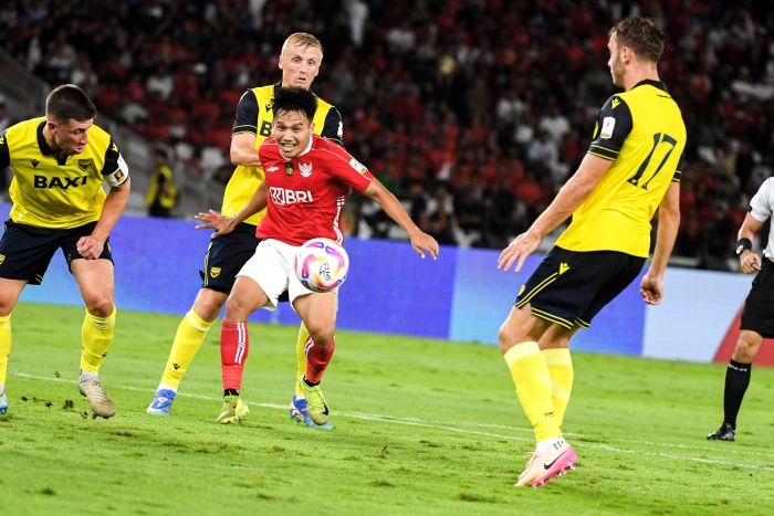 Oxford United Terkesan Main di GBK: Atmosfernya Kayak Final, Padahal Cuma Laga Pramusim