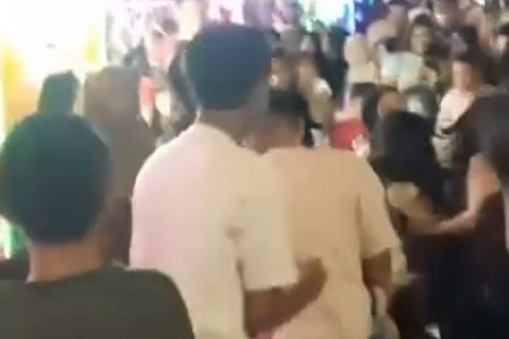 Dipicu Saling Ejek, 3 Wanita Remaja di Parepare Berkelahi Saat Pasar Malam