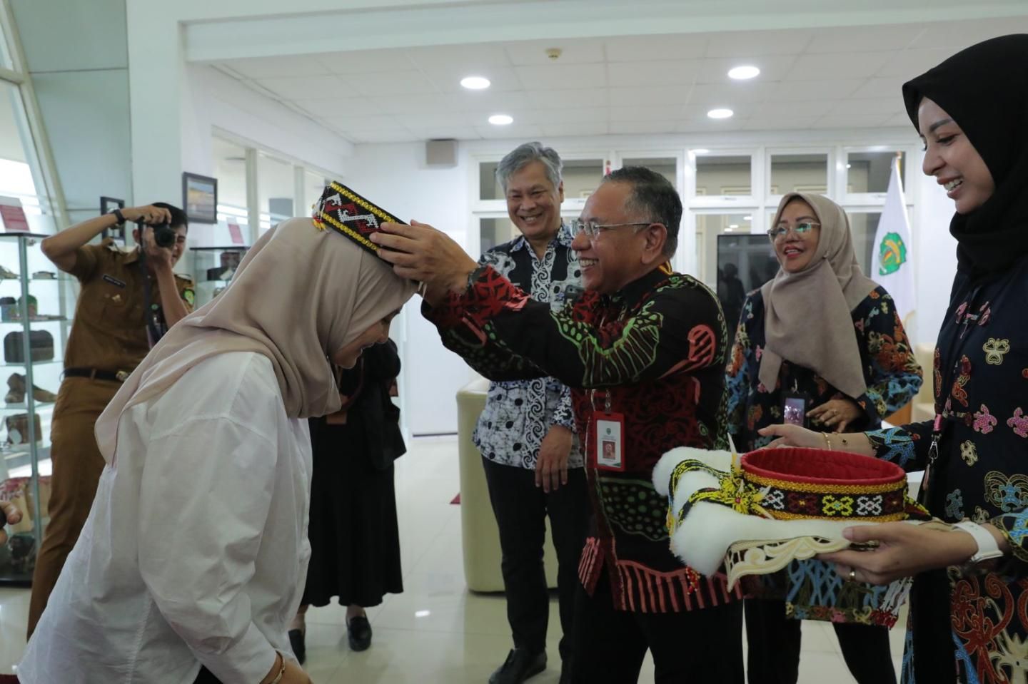 Ketua TP PKK Babel Noni Hidayat Hadiri Peringatan HKG dan Rakernas X di Samarinda