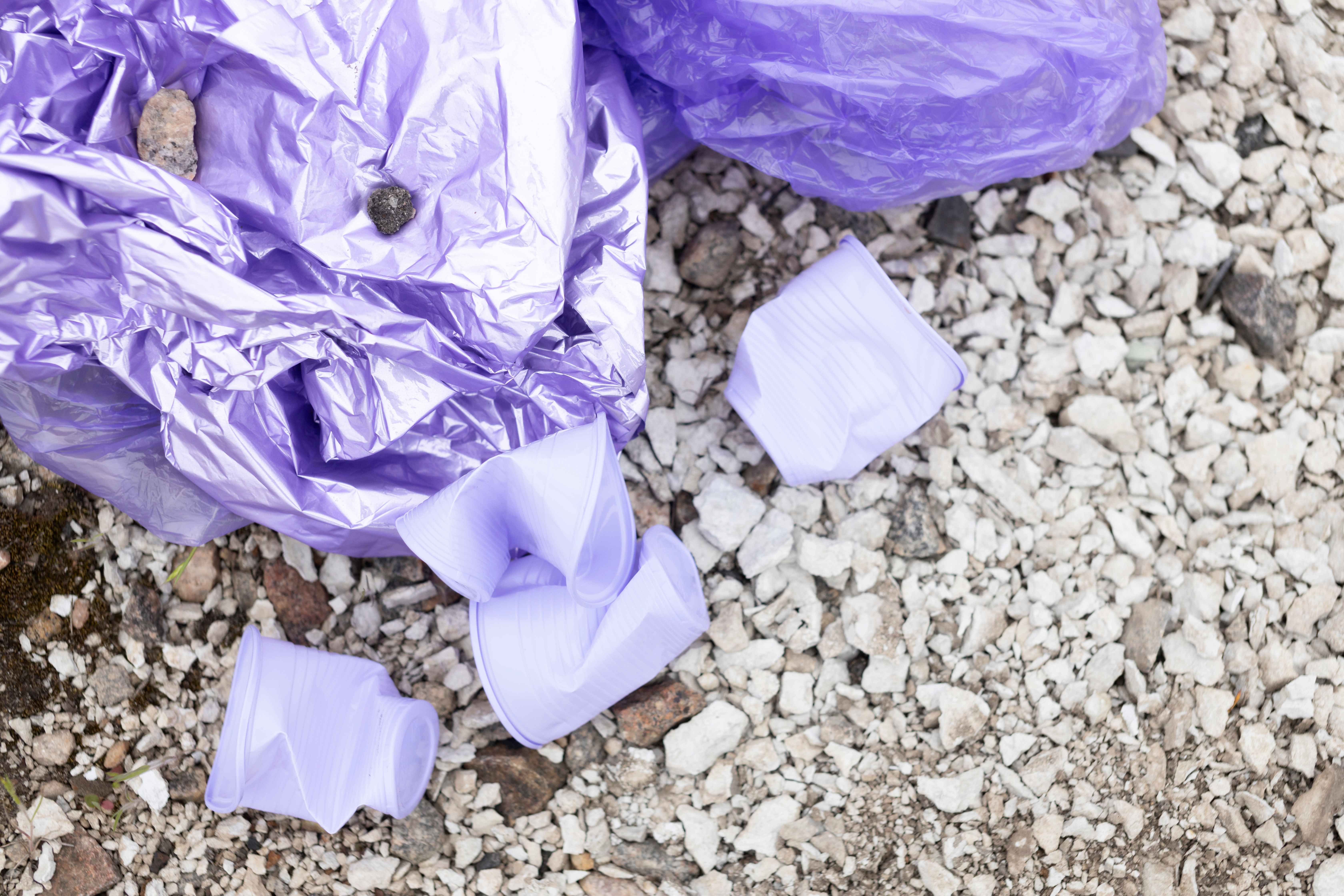DLH Baubau Ubah Sampah Plastik Jadi Paving Blok, Dorong Kelurahan Menuju Zero Waste