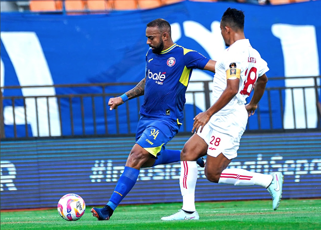 Penalti Witan Bikin Mental Arema FC Runtuh, Keunggulan 2-0 Buyar Jadi Imbang