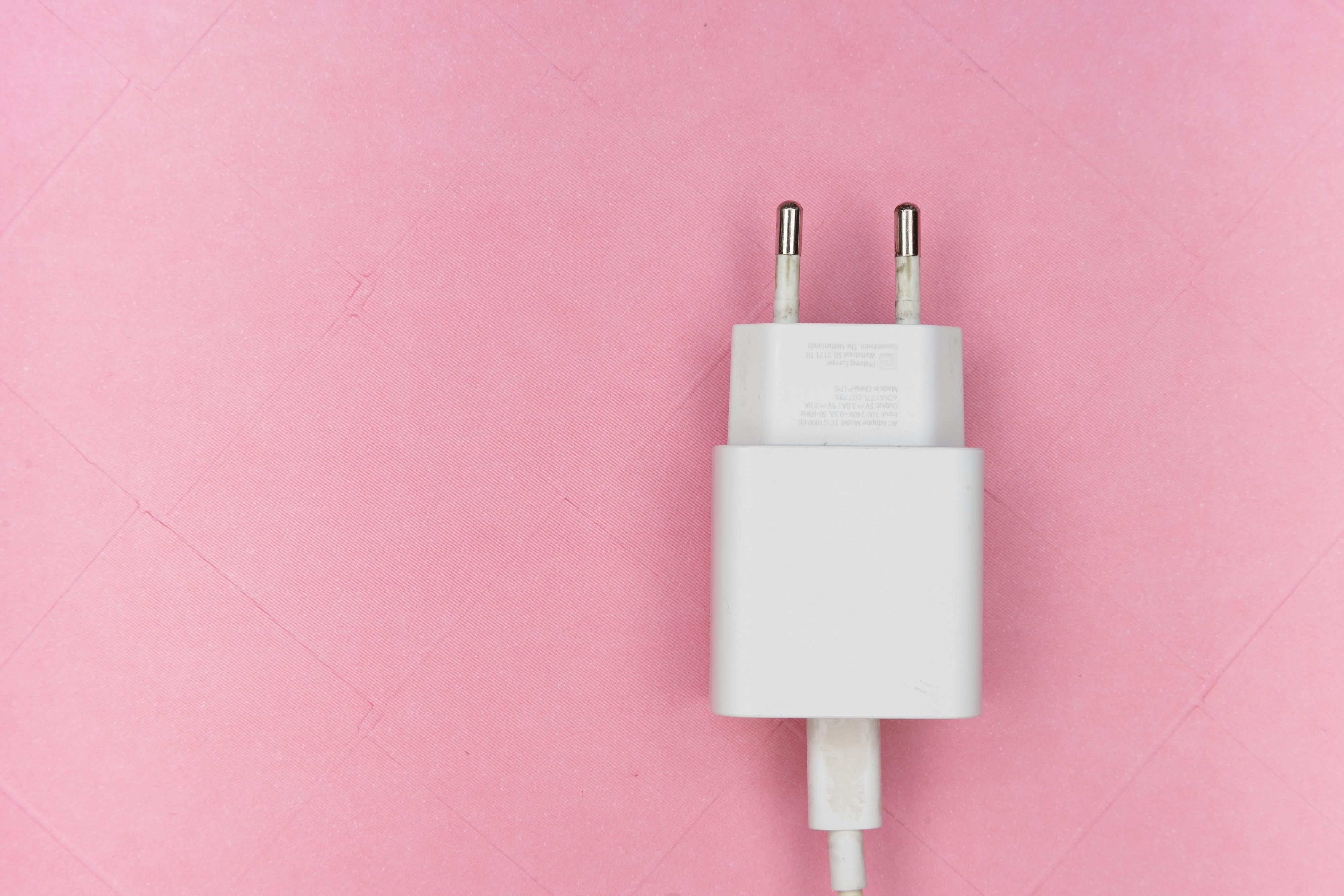 5 Ciri Charger Palsu yang Merusak Baterai HP, Jangan Sampai Tertipu!