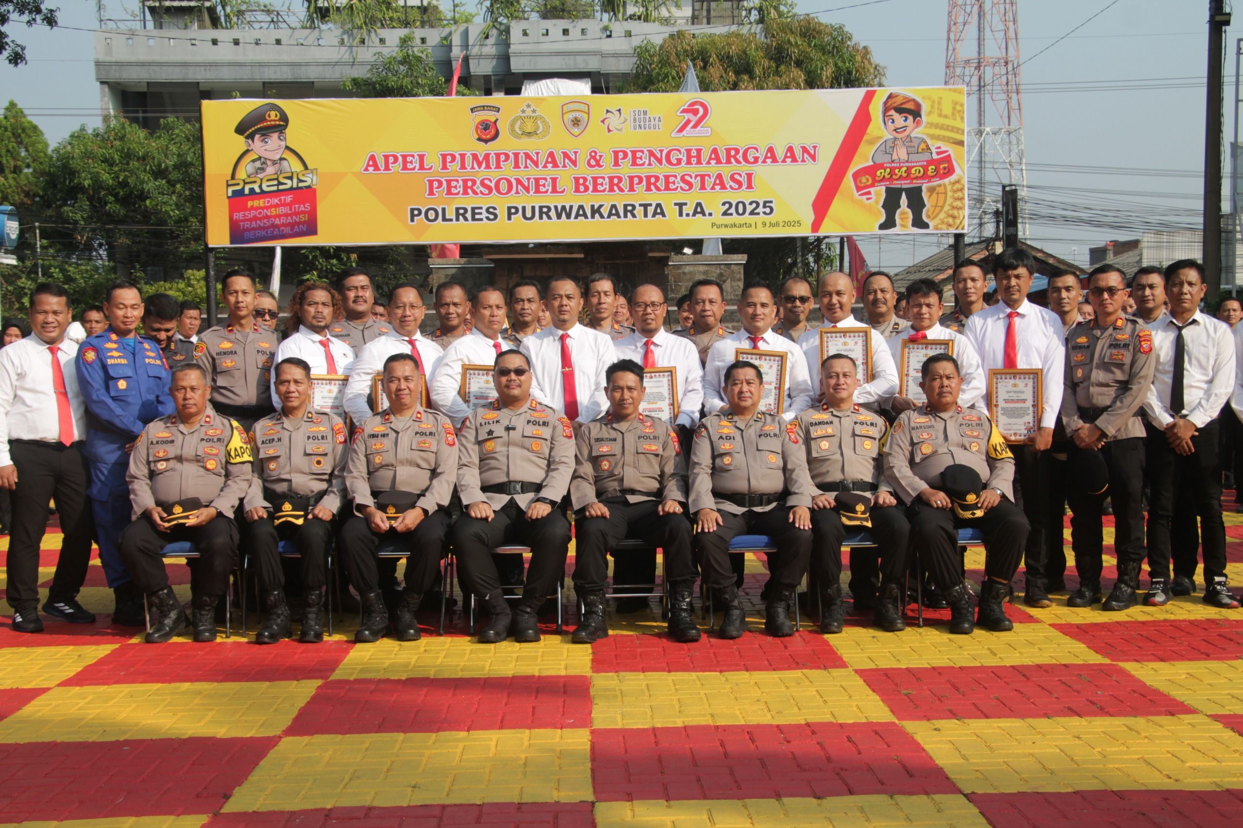 Polres Purwakarta Beri Penghargaan kepada 39 Personel Berprestasi dalam Pengungkapan Kasus Kriminal