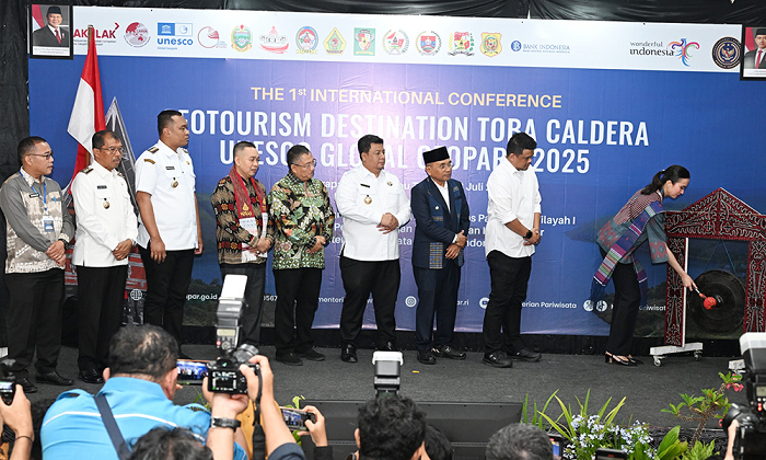 Menpar dan Gubernur Sumut Dorong Pengelolaan Danau Toba Sesuai Standar UNESCO