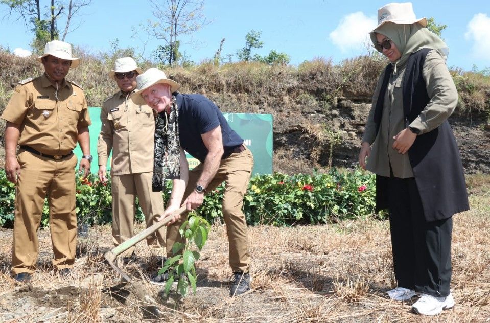 300 Perempuan Banyuwangi Dilatih Ubah Lahan Terbengkalai Jadi Kebun Produktif