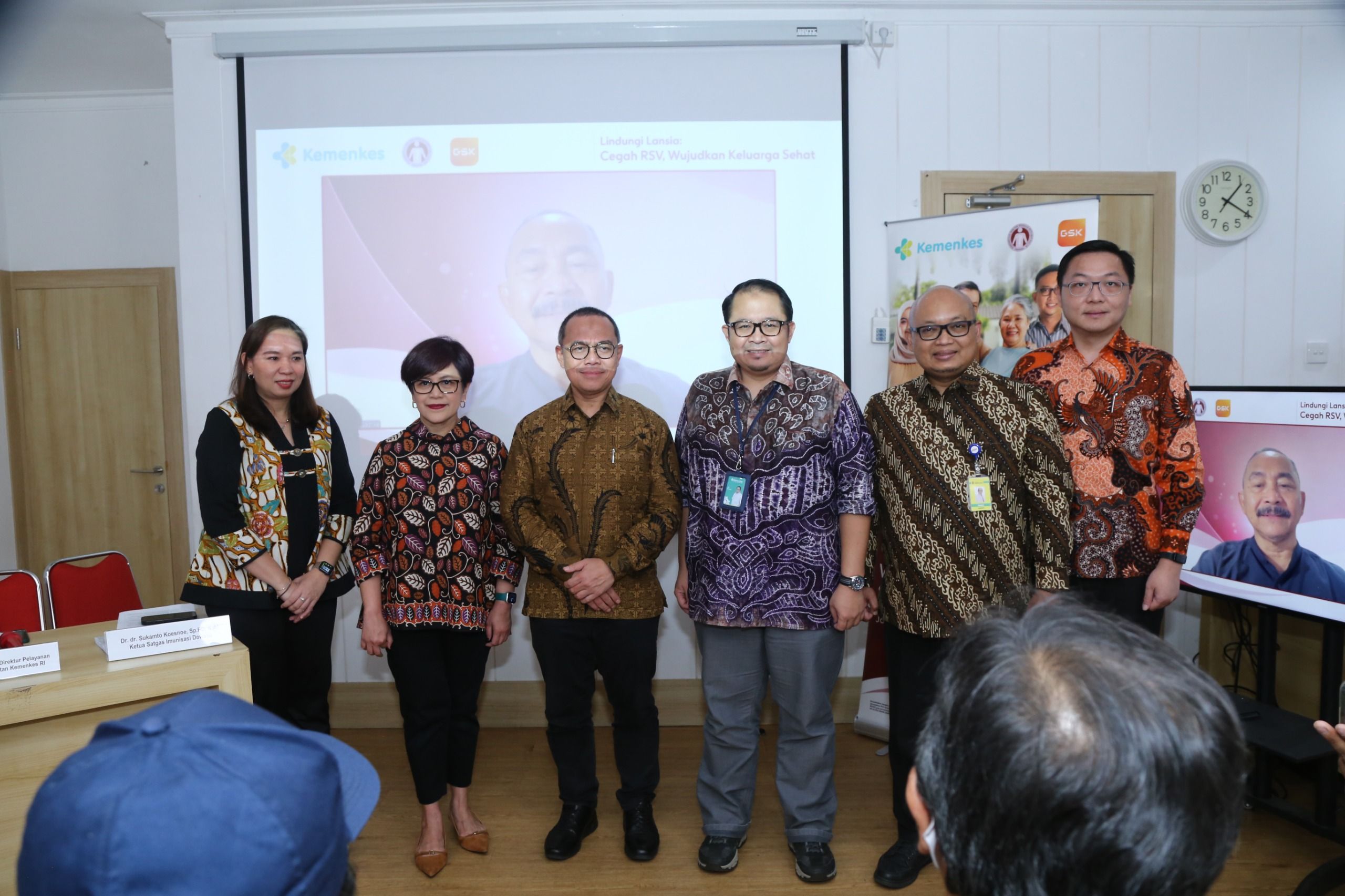 Jaga Lansia dari Ancaman Penyakit Pernapasan Menular RSV, Begini Caranya