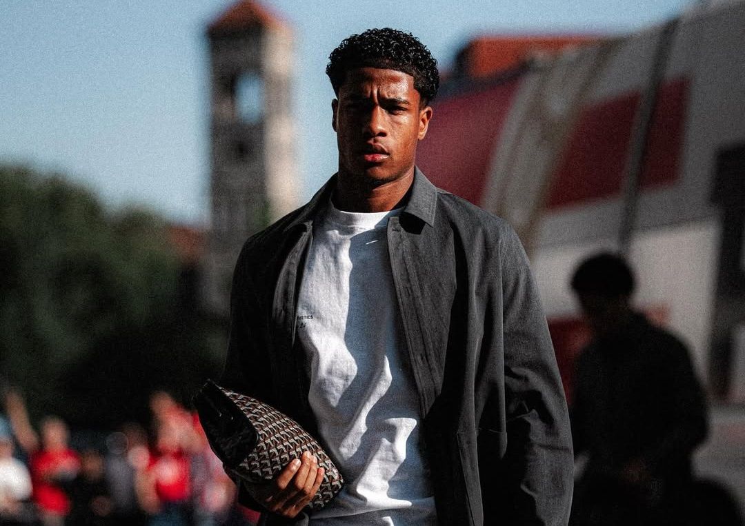Virgil van Dijk Mulai Uzur, Liverpool Bidik Bek Muda Keturunan Indonesia Ini