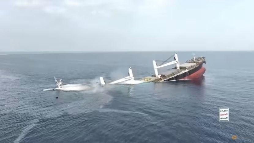 Kapal Yunani Diserang Houthi di Laut Merah, 10 Awak Diselamatkan, 11 Masih Hilang