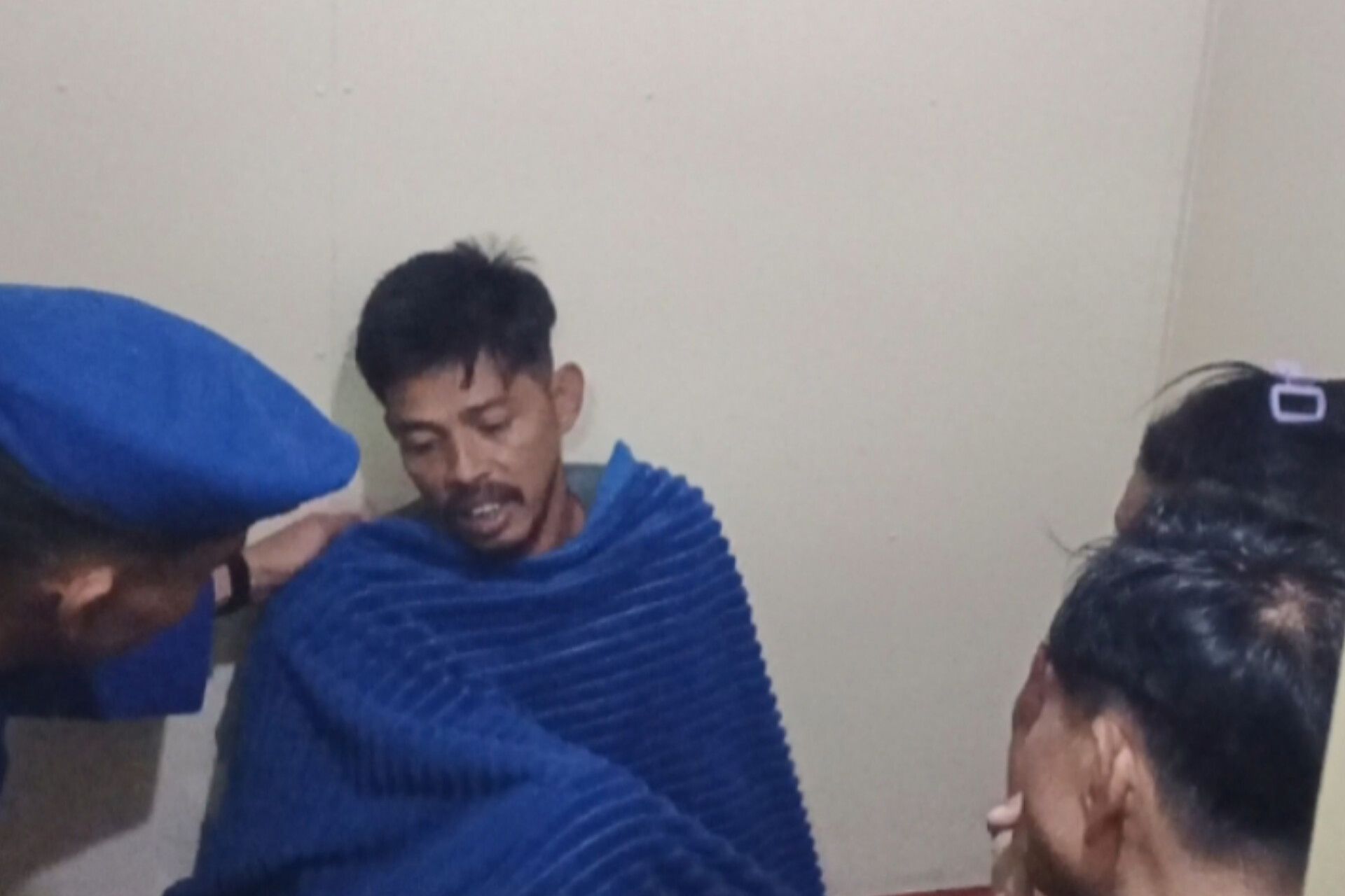 Penumpang Kapal Tujuan Parepare Loncat ke Laut usai Kesurupan, Nelayan Jadi Penyelamat