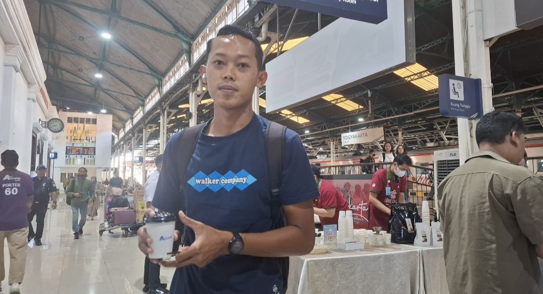 KAI Daop 6 Bagikan 750 Cangkir Kopi Gratis dan Gelar Kids Activity di Stasiun Yogyakarta Hari Ini