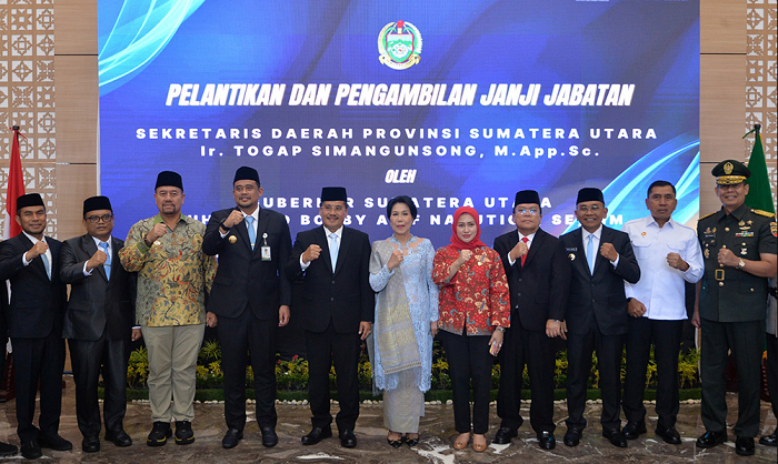 Togap Simangunsong Dilantik Jadi Sekdaprov Sumut, Bobby Ingatkan Untuk Loyal Pada Rakyat
