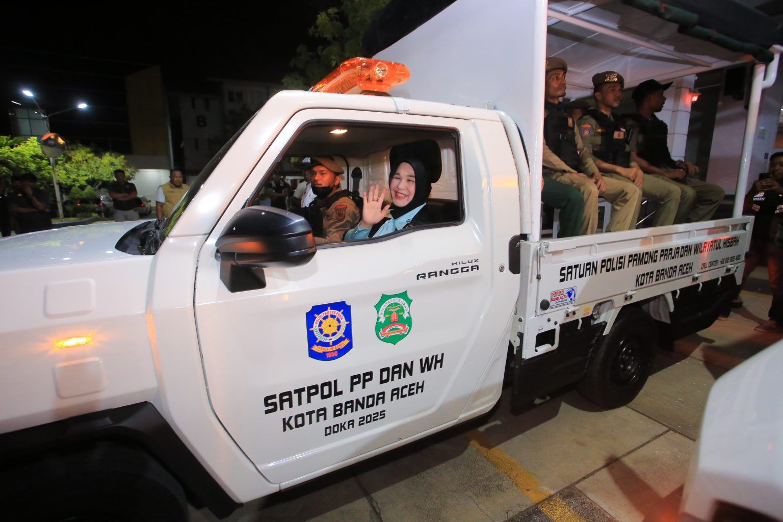 Wali Kota Banda Aceh Luncurkan Dua Mobil Patroli Baru untuk Satpol PP WH