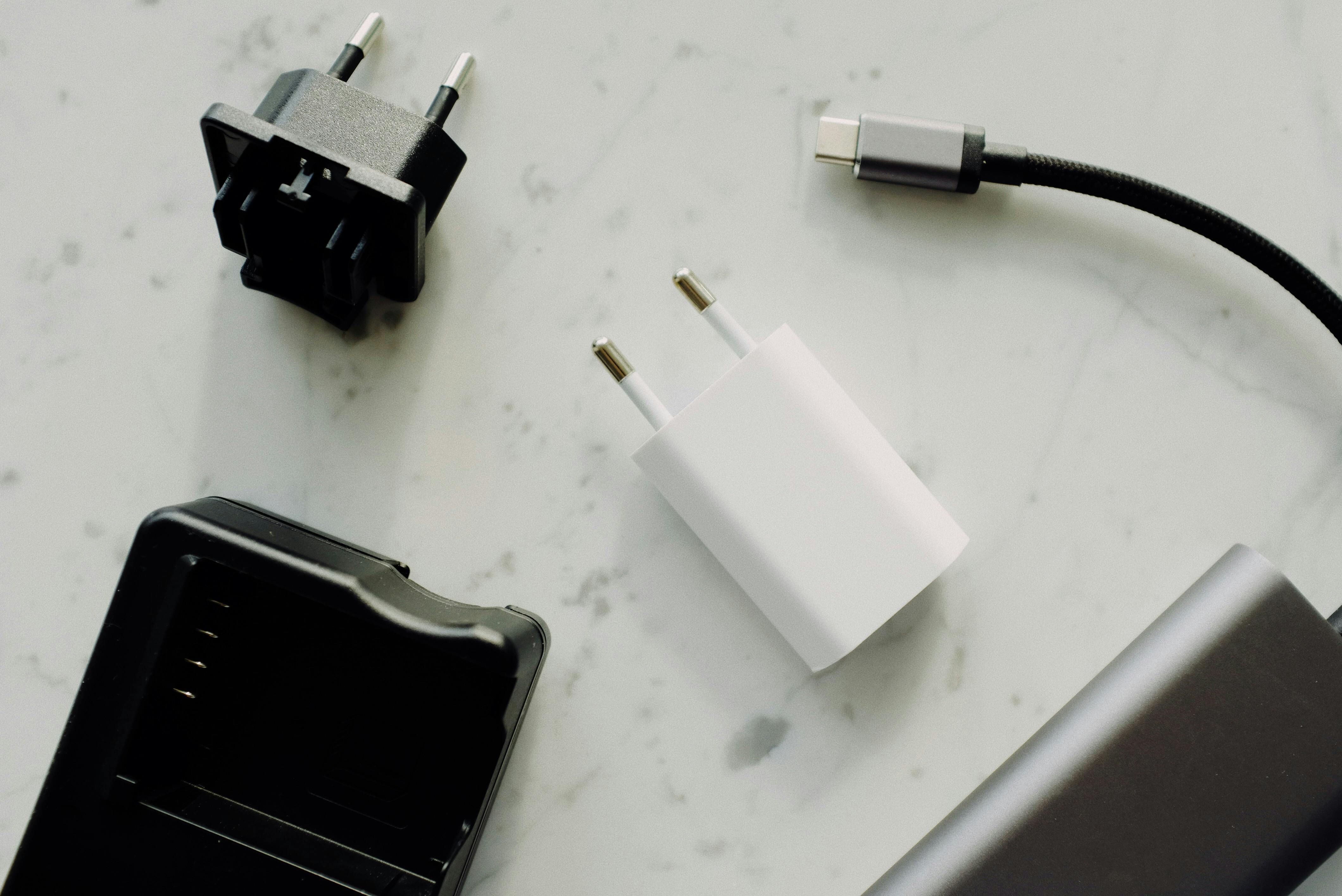 Sering Diabaikan, Ini 5 Tanda Adaptor Charger HP yang Harus Segera Diganti!