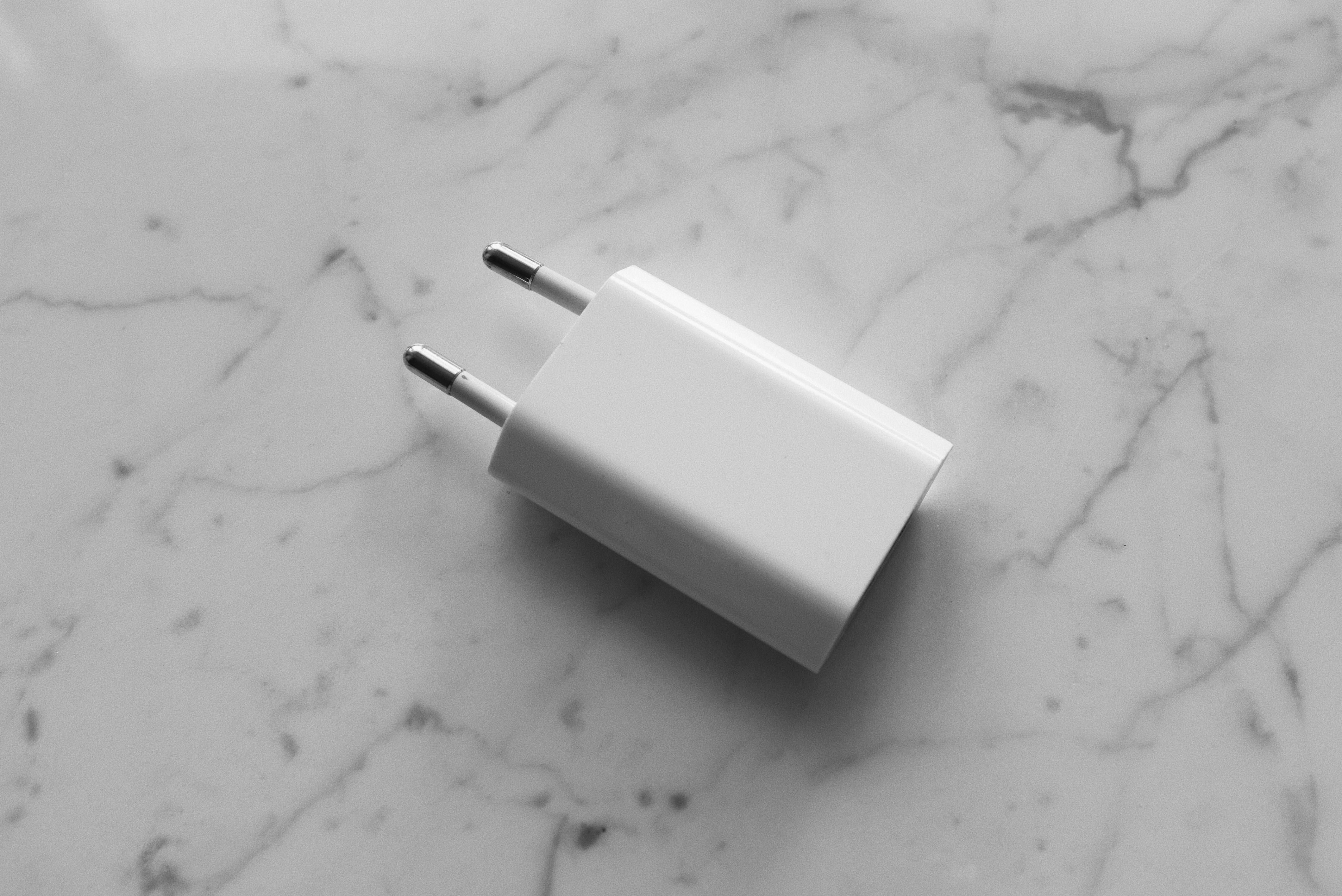 Sering Diabaikan, Ini 5 Tanda Adaptor Charger HP yang Harus Segera Diganti!