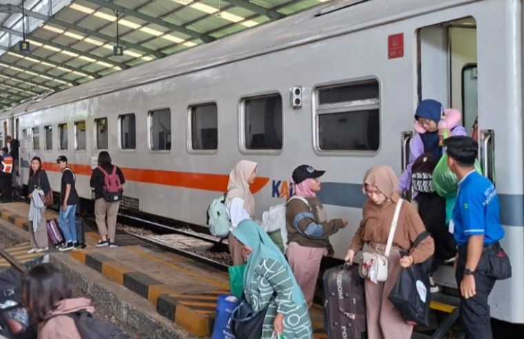 Tiket Bundling Banyuwangi Ethno Carnival 2025 Dongkrak Jumlah Penumpang Kereta Api ke Banyuwangi