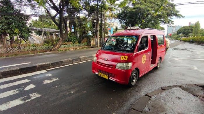 Angkot Mendadak Berhenti Buat Kemacetan di Cilandak, Dicek Ternyata Sopirnya Meregang Nyawa