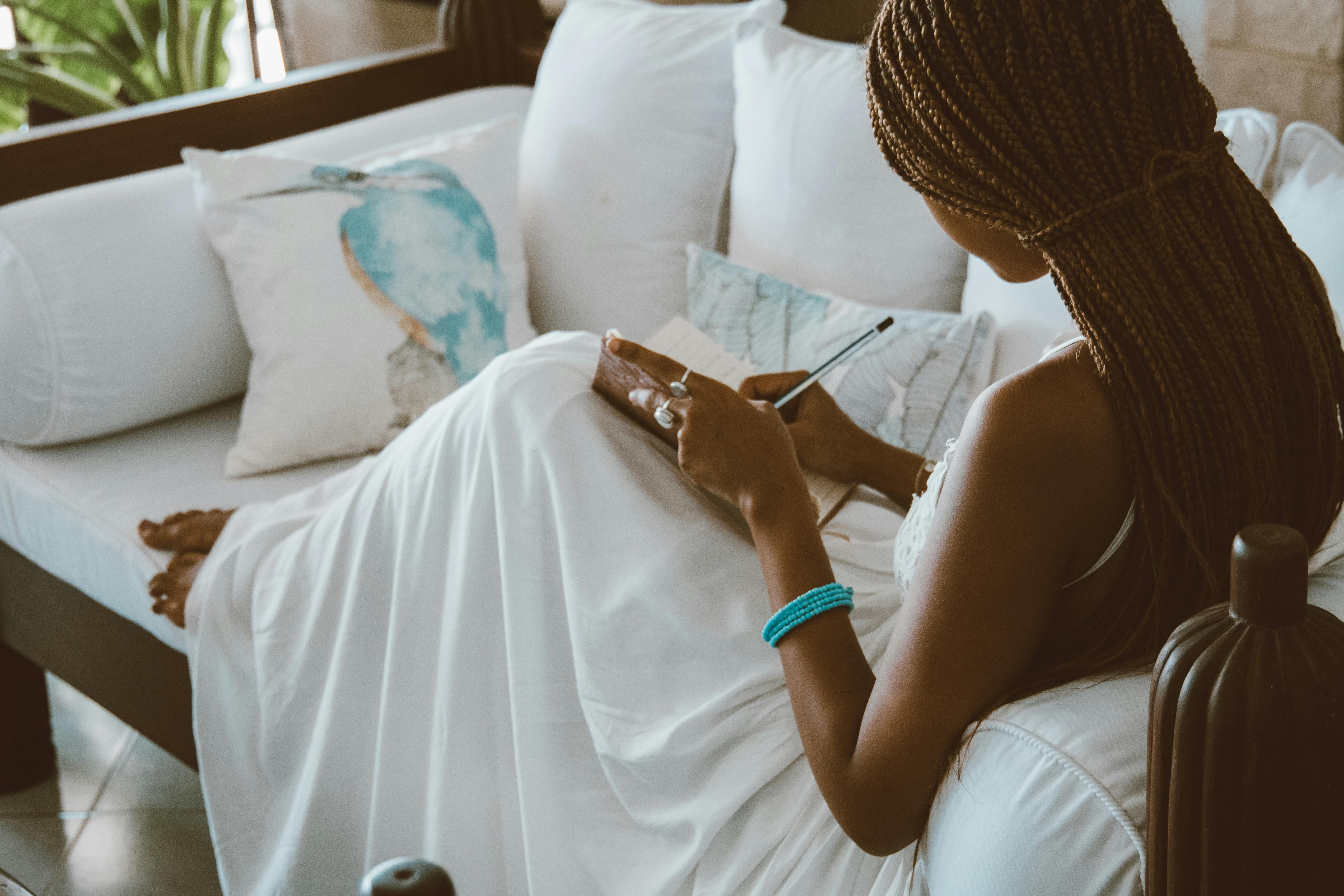 5 Zodiak Paling Introvert yang Lebih Nyaman Menyendiri, Apa Saja?