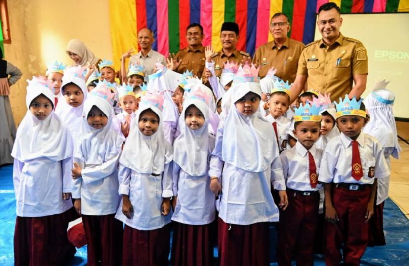 Wabup Aceh Besar Tinjau Hari Pertama Sekolah, Tekankan Kolaborasi antara Guru dan Orang Tua