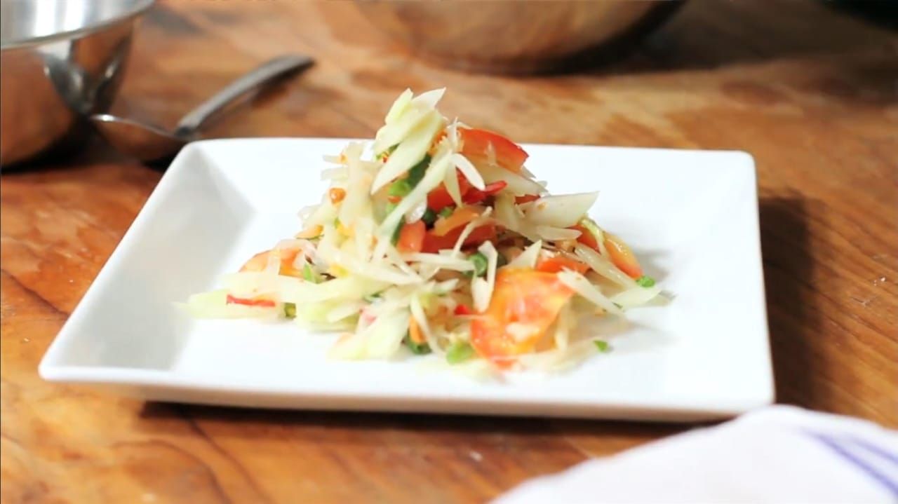Segar, Pedas, Asam! Resep Som Tam yang Bikin Ketagihan