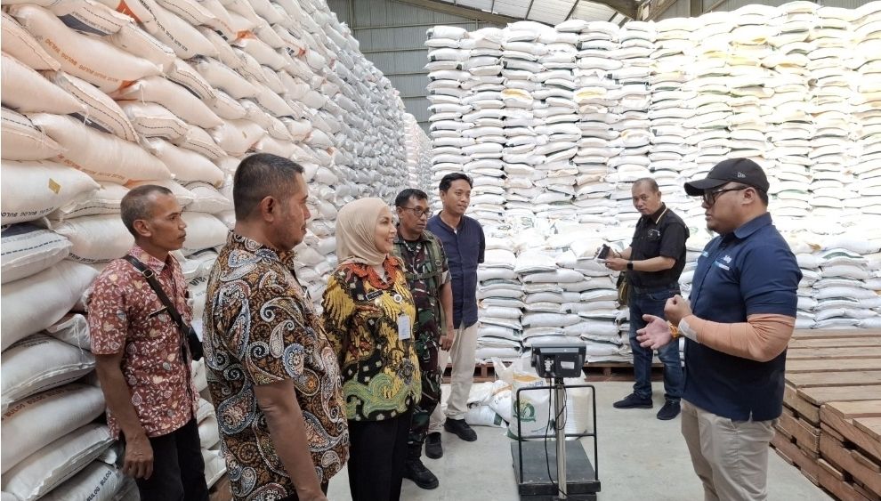 Pastikan Beras Aman dan Berkualitas, Bupati Kendal Cek Gudang Bulog