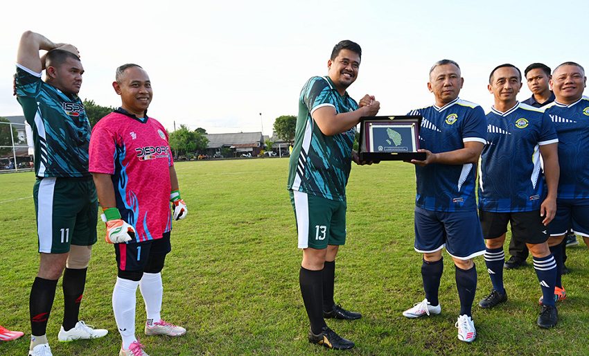 Main di Lini Depan, Bobby Nasution Meriahkan Laga Pemprov Sumut vs Lantamal I