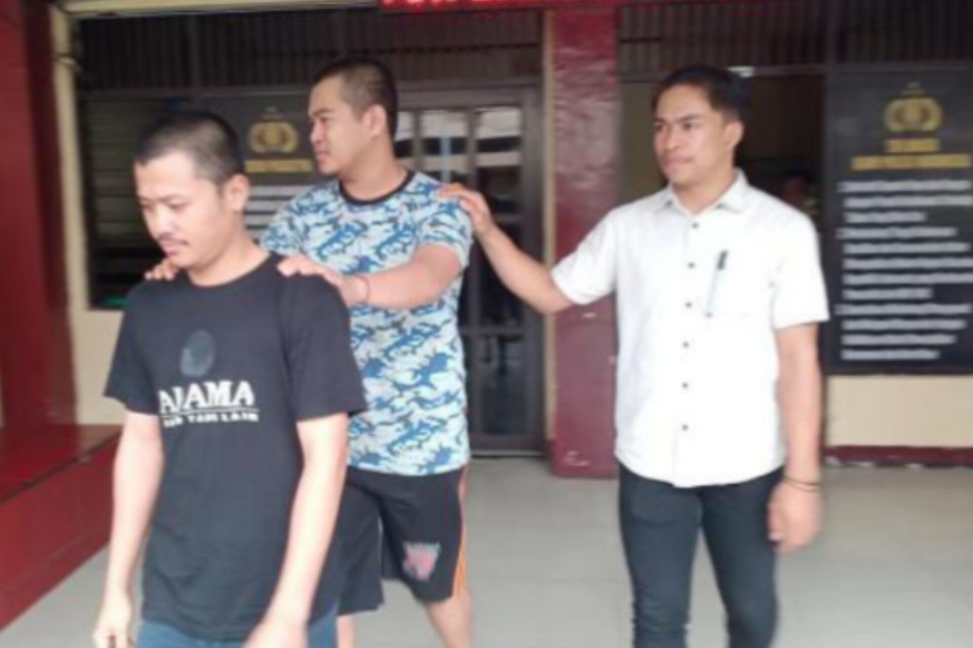 2 Pria di Makassar Ditangkap usai Bobol Rumah Kosong Saat Hari Lebaran, Barang Curian Ditukar Sabu