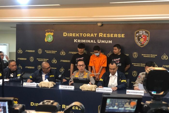 Konferensi pers Polda Metro Jaya kasus karyawan bunuh bos sembako di Pondok Gede, Bekasi. - Foto oleh INDOZONE Samsudhuha Wildansyah via INDOZONE Samsudhuha Wildansyah