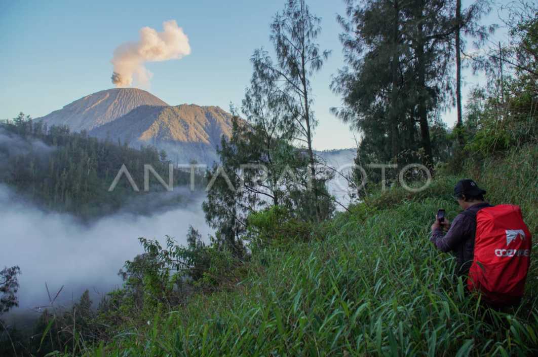 Pendakian Gunung Semeru Ditutup Sementara Mulai 17 Agustus untuk Hormati Tradisi Karo