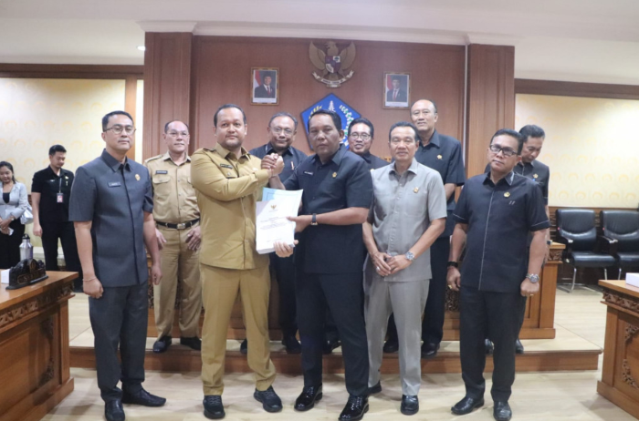 Wabup Badung Serahkan Dokumen Ranperda RPJMD Badung 2025-2029